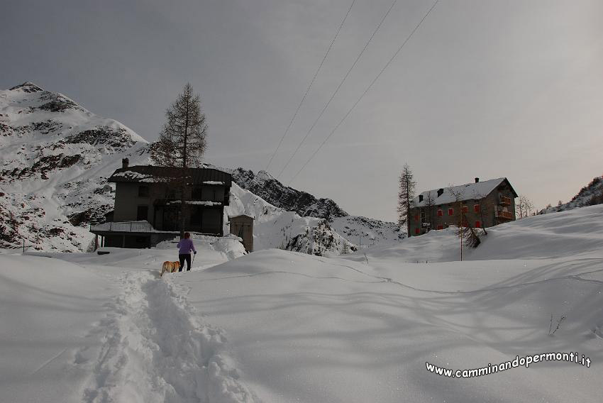 09 13765 Rifugio Laghi Gemelli.JPG